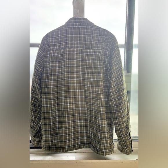 Bundle of 2 outdoor shirts - Picture 2 of 8